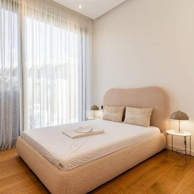 Vermietung einer wunderschönen, geräumigen 3-Zimmer-Wohnung, 107 m², Stadtteil Dedinje, Belgrad, Serbien